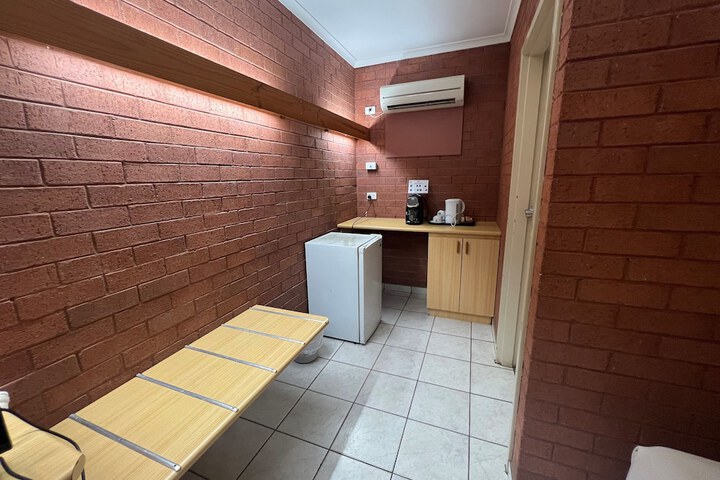 Room 13 of 43