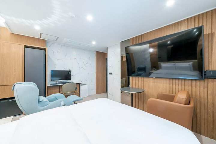 Room 35 of 109