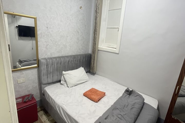 Room 10 of 50