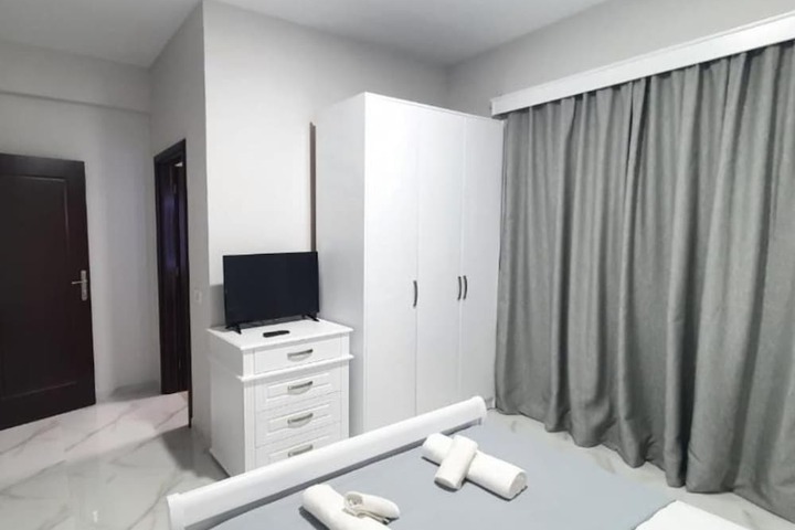 Room 25 of 49