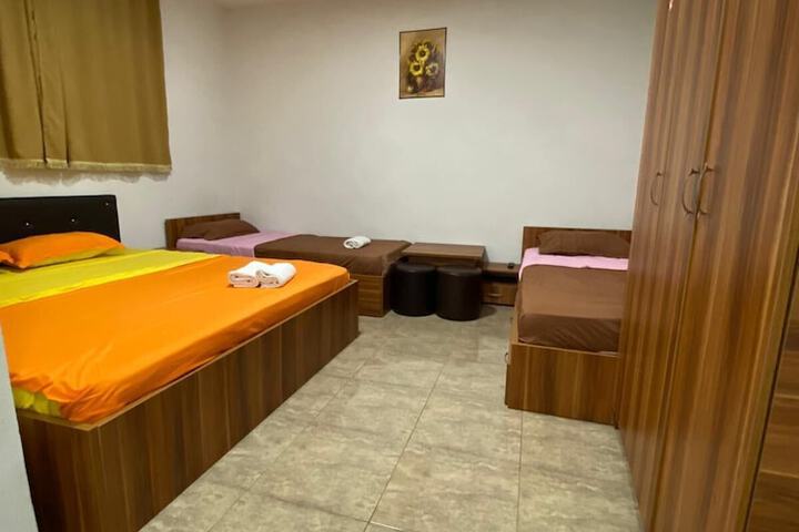 Room 14 of 40
