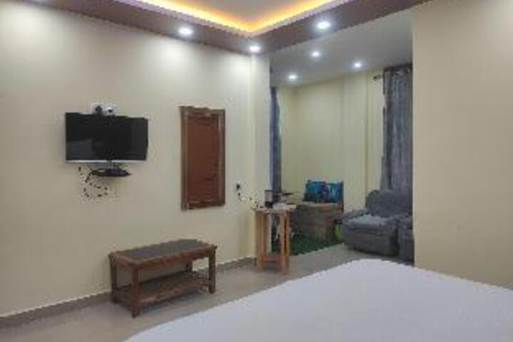 Room 10 of 11