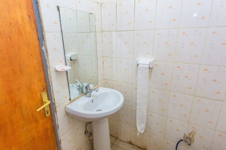 Room 9 of 15