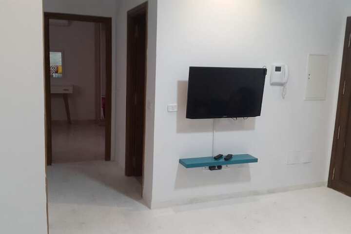 Room 8 of 13