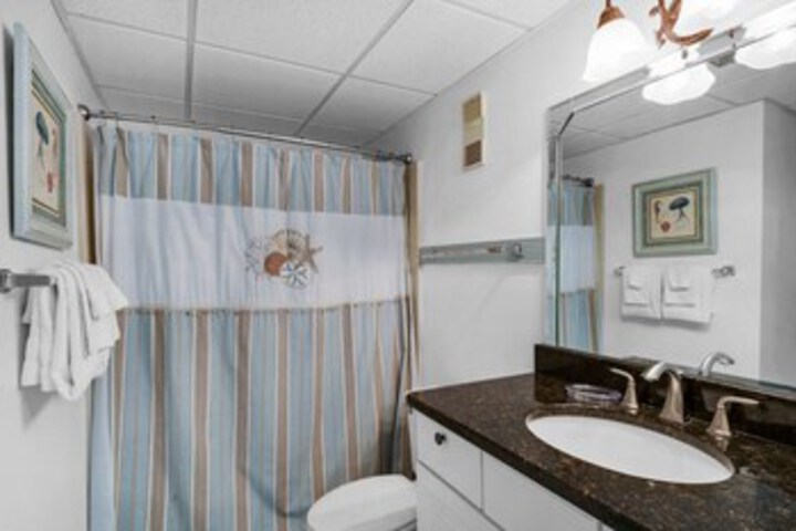 Room 38 of 185