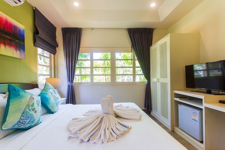 Room 25 of 47