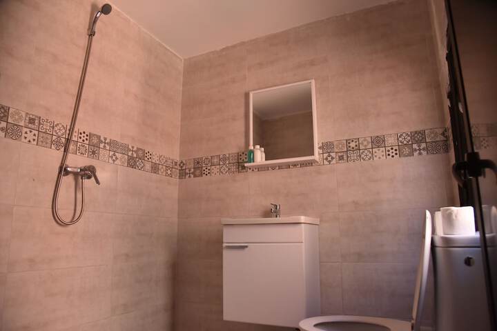Room 9 of 9
