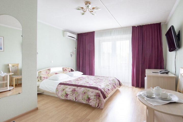 Room 27 of 84