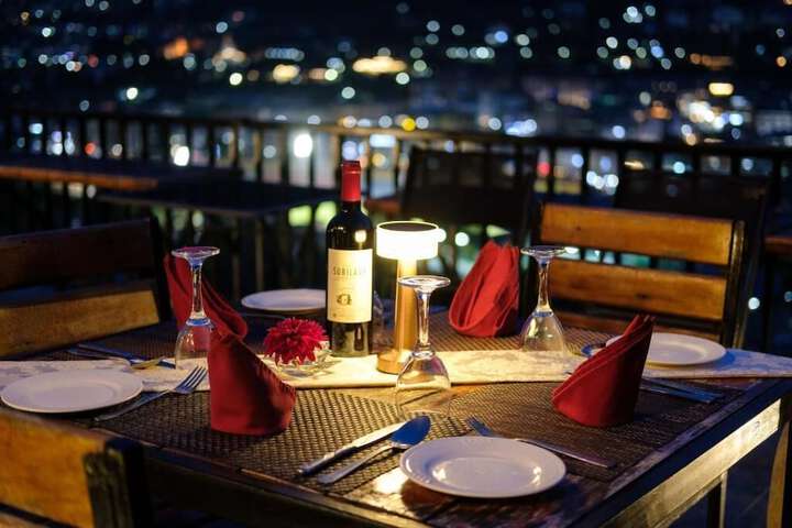 Dining 20 of 22