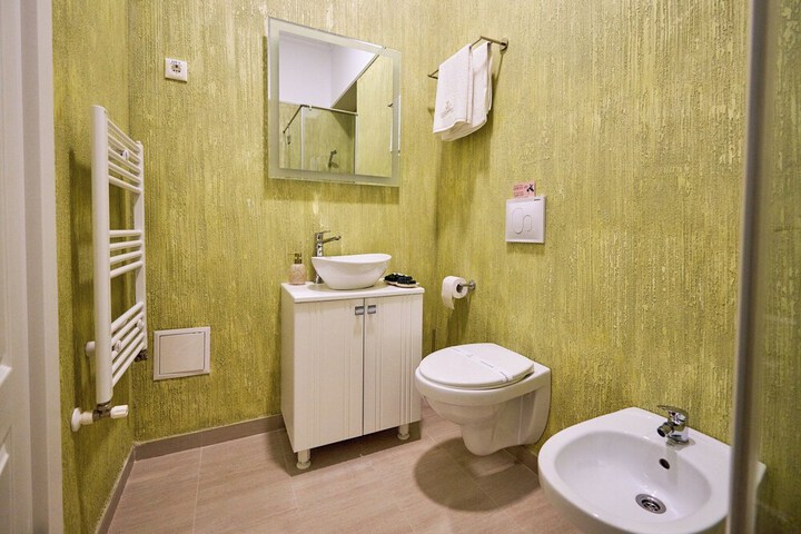 Room 25 of 35