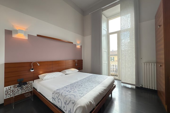 Room 26 of 106
