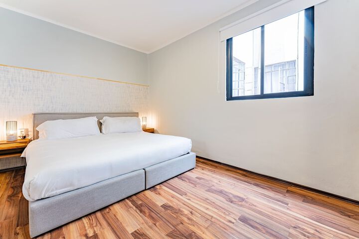 Room 3 of 72
