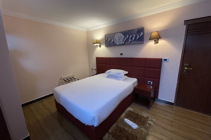 Room 3 of 22