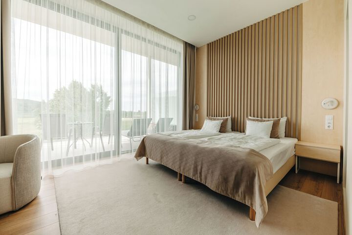 Room 2 of 8