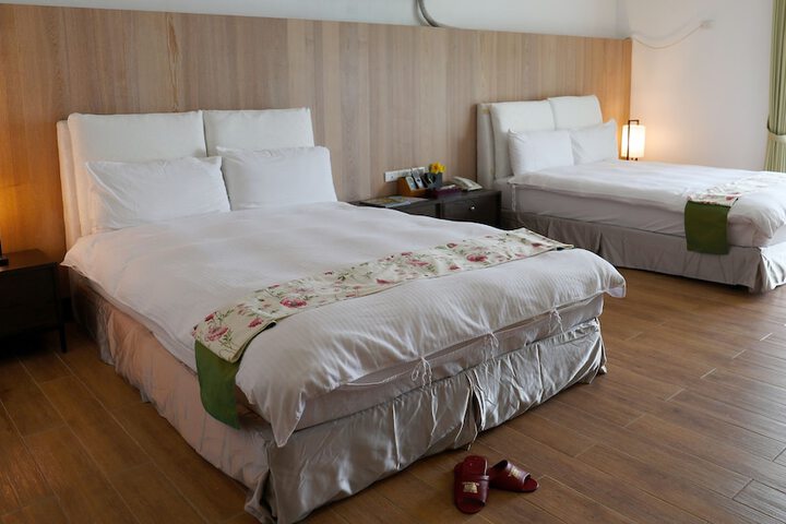 Room 10 of 180
