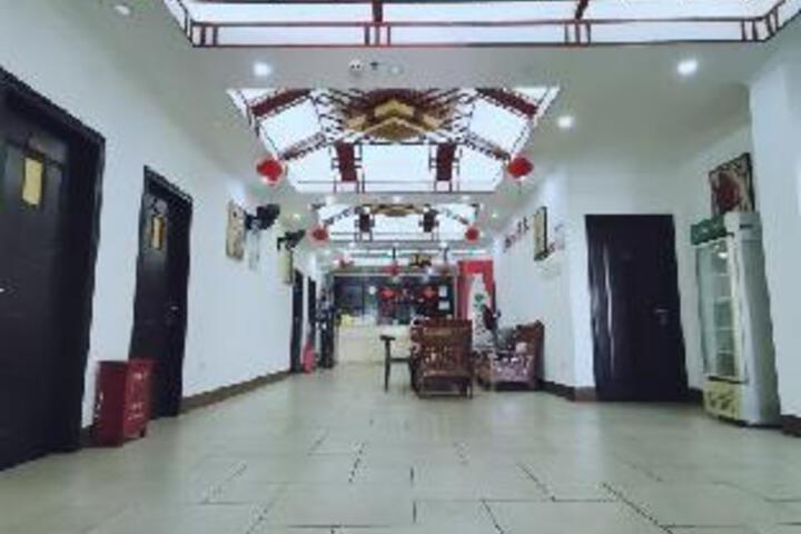 Sanya Xinxiangyuan Travel Rental (Tianya Theme Yiheng Night Market)