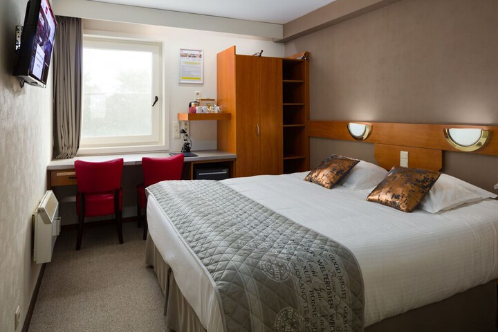 Room 5 of 39