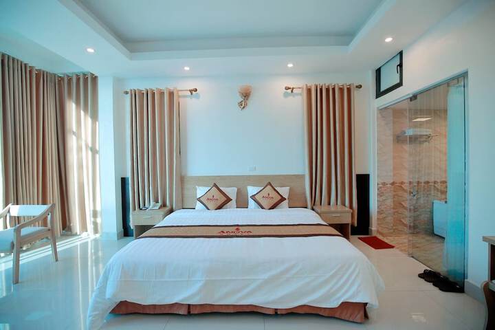 Room 9 of 31