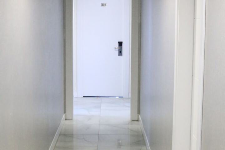 Ballroom/Hall 73 of 78