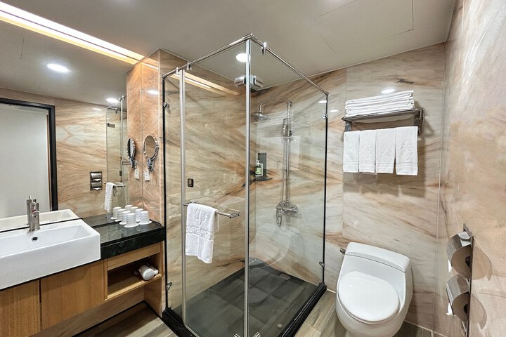 Room 42 of 71