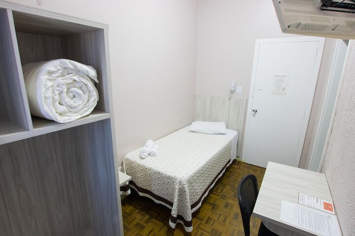 Room 3 of 20