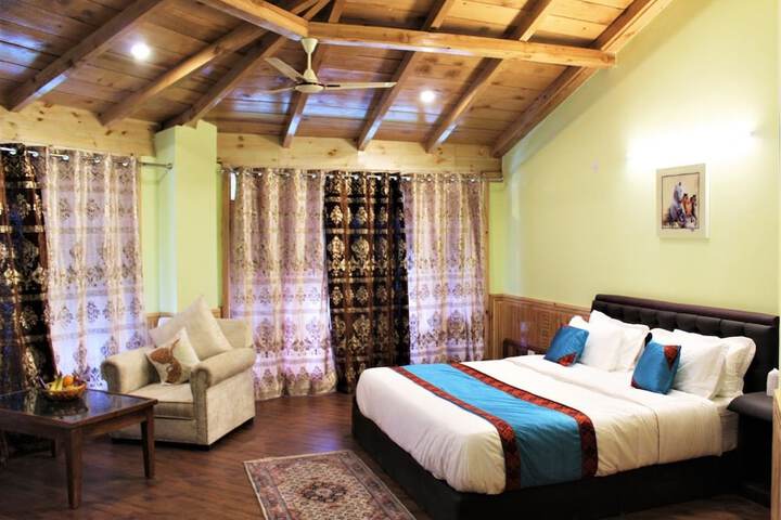 Room 4 of 14
