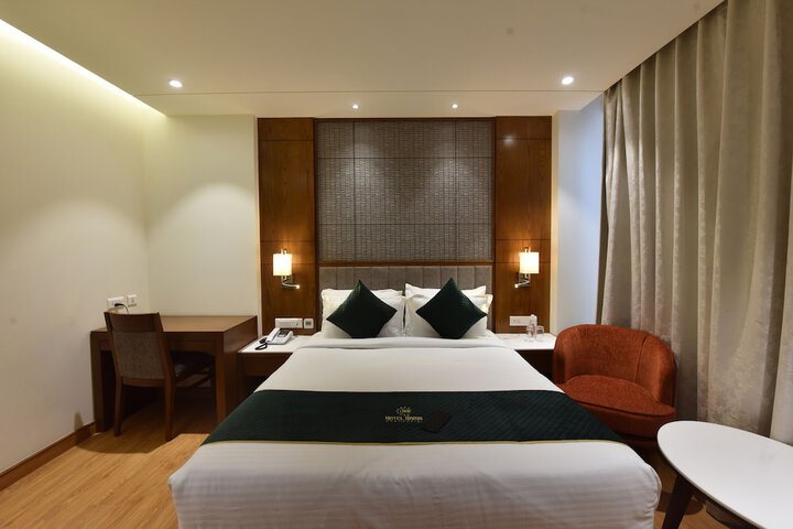 Room 5 of 37