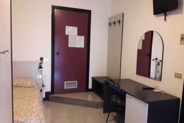 Room 19 of 29
