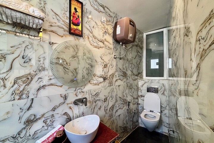 Room 48 of 76