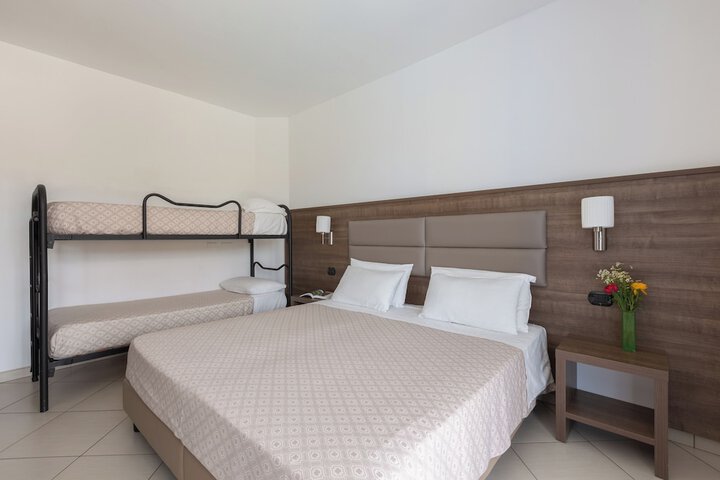 Room 14 of 60