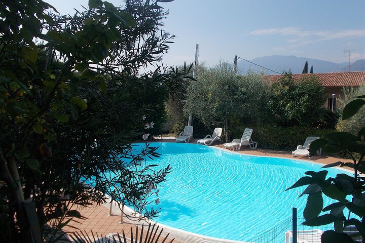 Pool 18 of 34