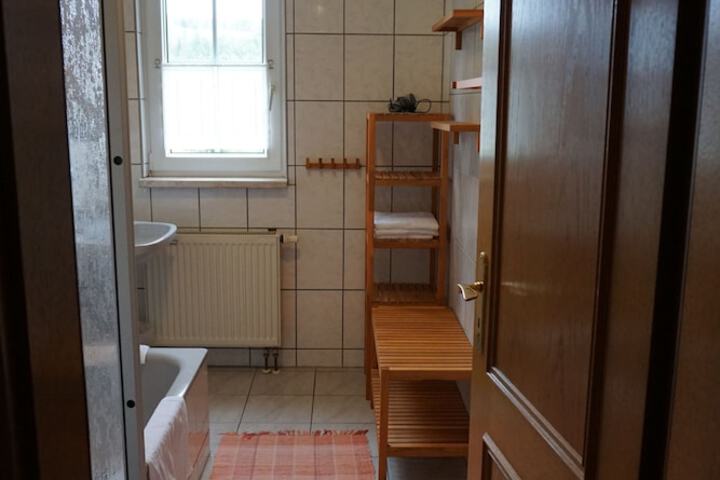 Room 16 of 36