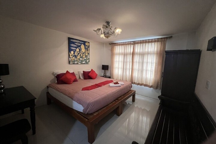 Room 7 of 11