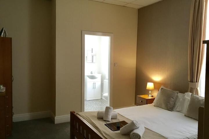 Room 17 of 35