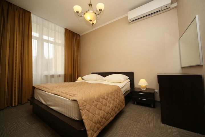 Room 8 of 75