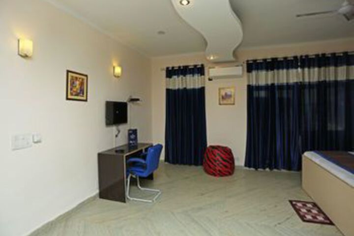 Room 21 of 25