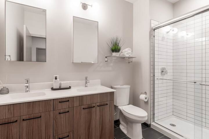 Room 7 of 18