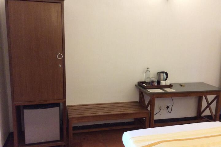 Room 8 of 44