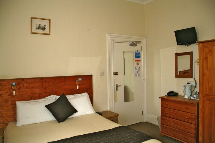 Room 10 of 39