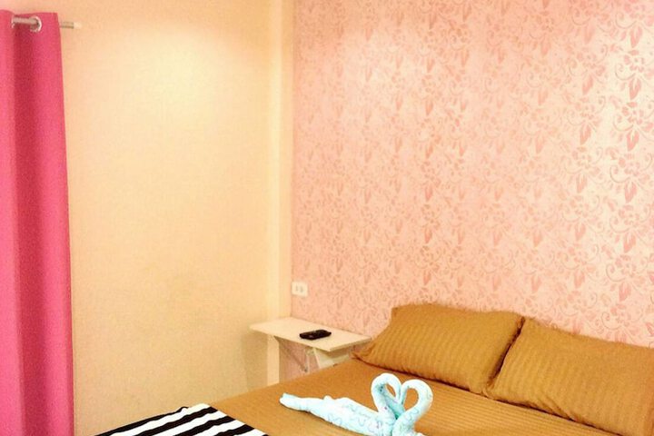 Room 8 of 19