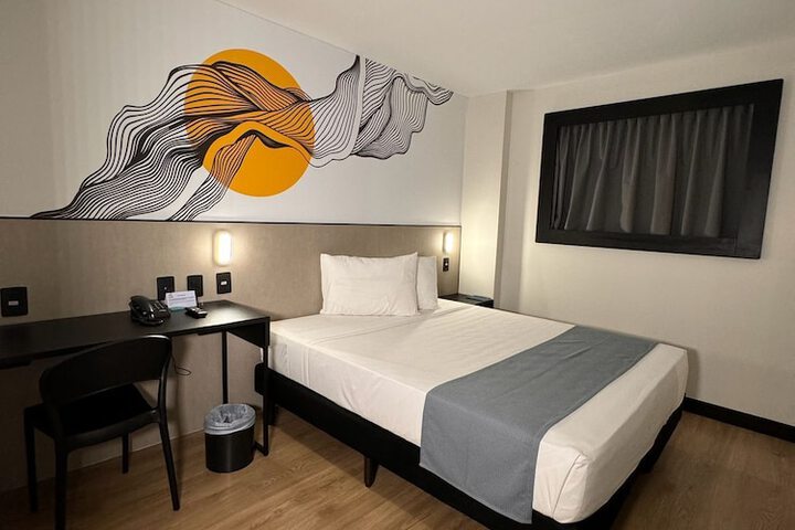 Room 6 of 23