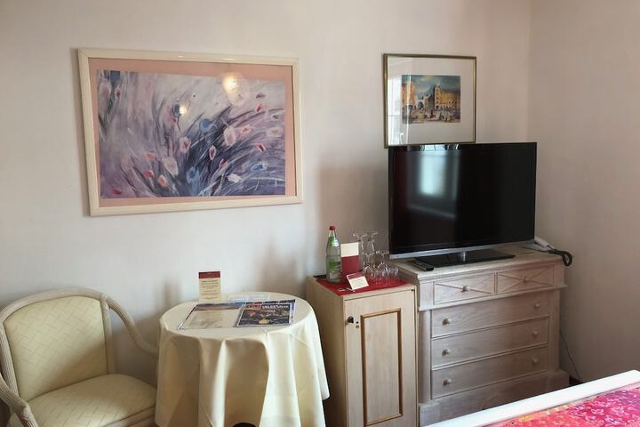 Room 21 of 113