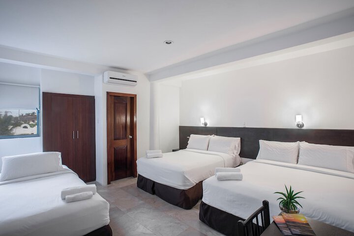 Room 9 of 30