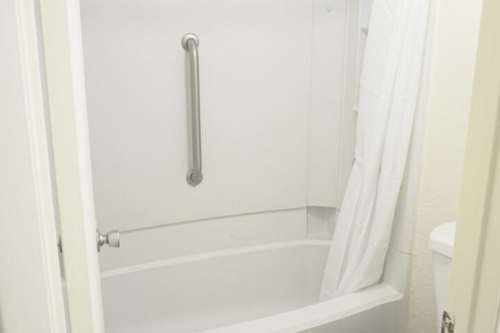 1 King Bed (1 of 6)