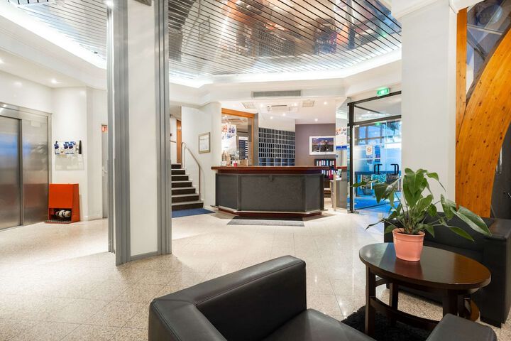 Entrance & Lobby