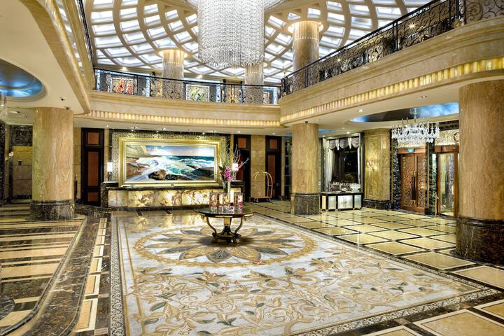 Entrance & Lobby
