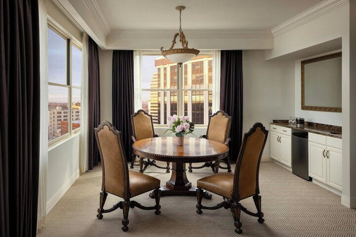 Room 43 of 104