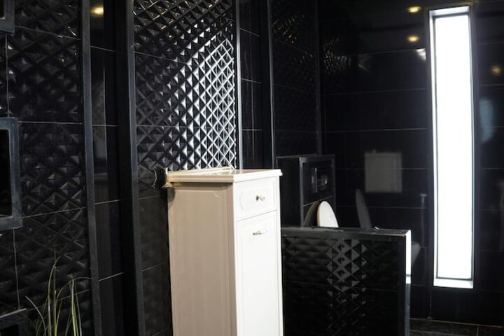 Room 15 of 23