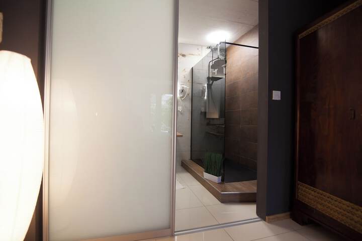 Room 12 of 104