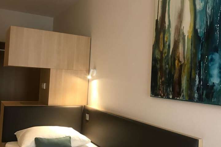 Room 16 of 52